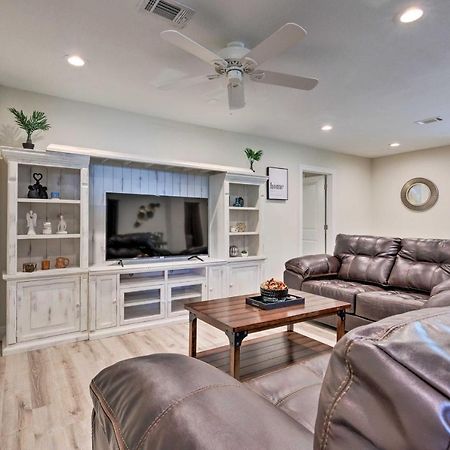 Spacious Gulfport Home With Yard 1 Mi To Beach Exterior foto