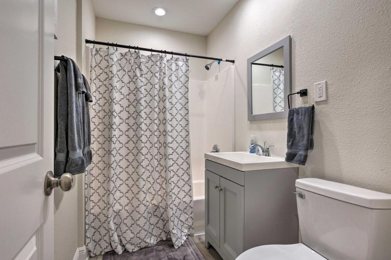 Spacious Gulfport Home With Yard 1 Mi To Beach Exterior foto